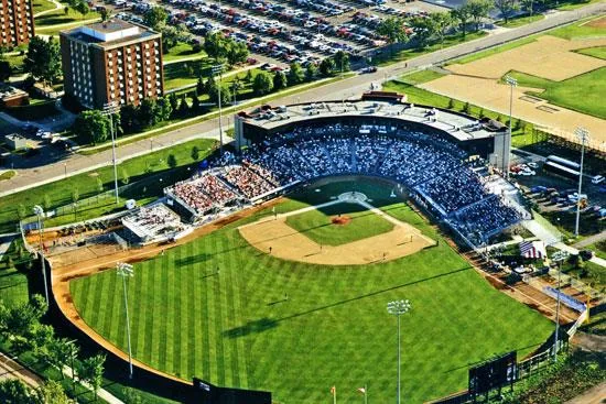 Fargo-Moorhead RedHawks vs. Lincoln Saltdogs