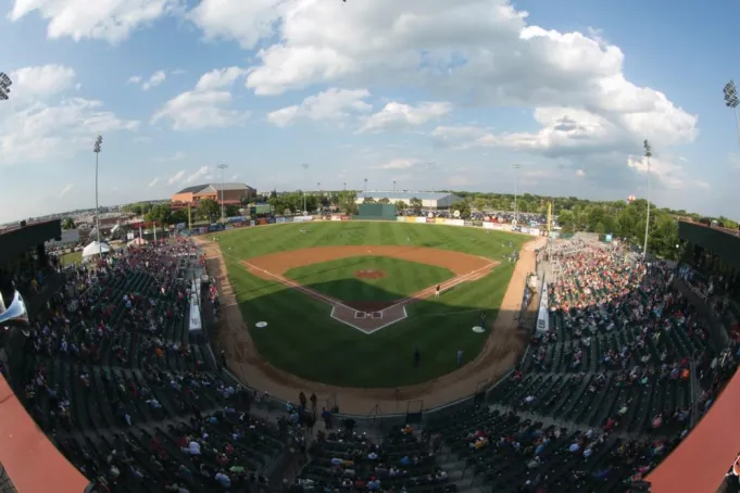 Fargo-Moorhead RedHawks vs. Sioux City Explorers